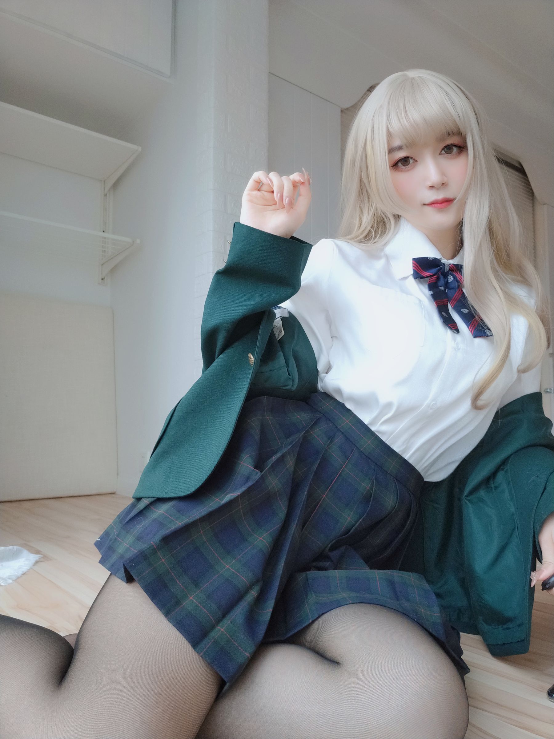 [COS写真]小姐姐白银81–灰色空间插图6